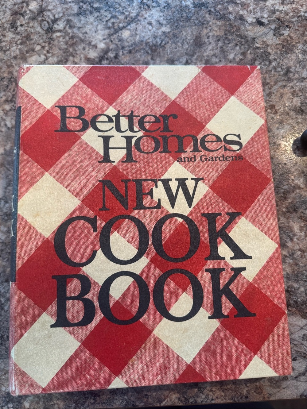 Better Homes And Gardens Red and Cream Checkered Cookbook